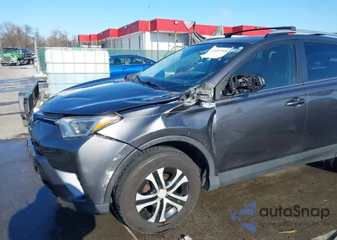 2016 Toyota Rav4 Le z USA, uszkodzony, nr VIN JTMZFREV7GJ061557